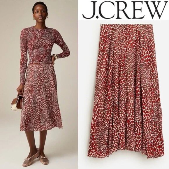 💕J.CREW💕 Gwyneth Pleated Skirt Chiffon ~ Vintage Red Strawberry Print Large - Picture 2 of 16